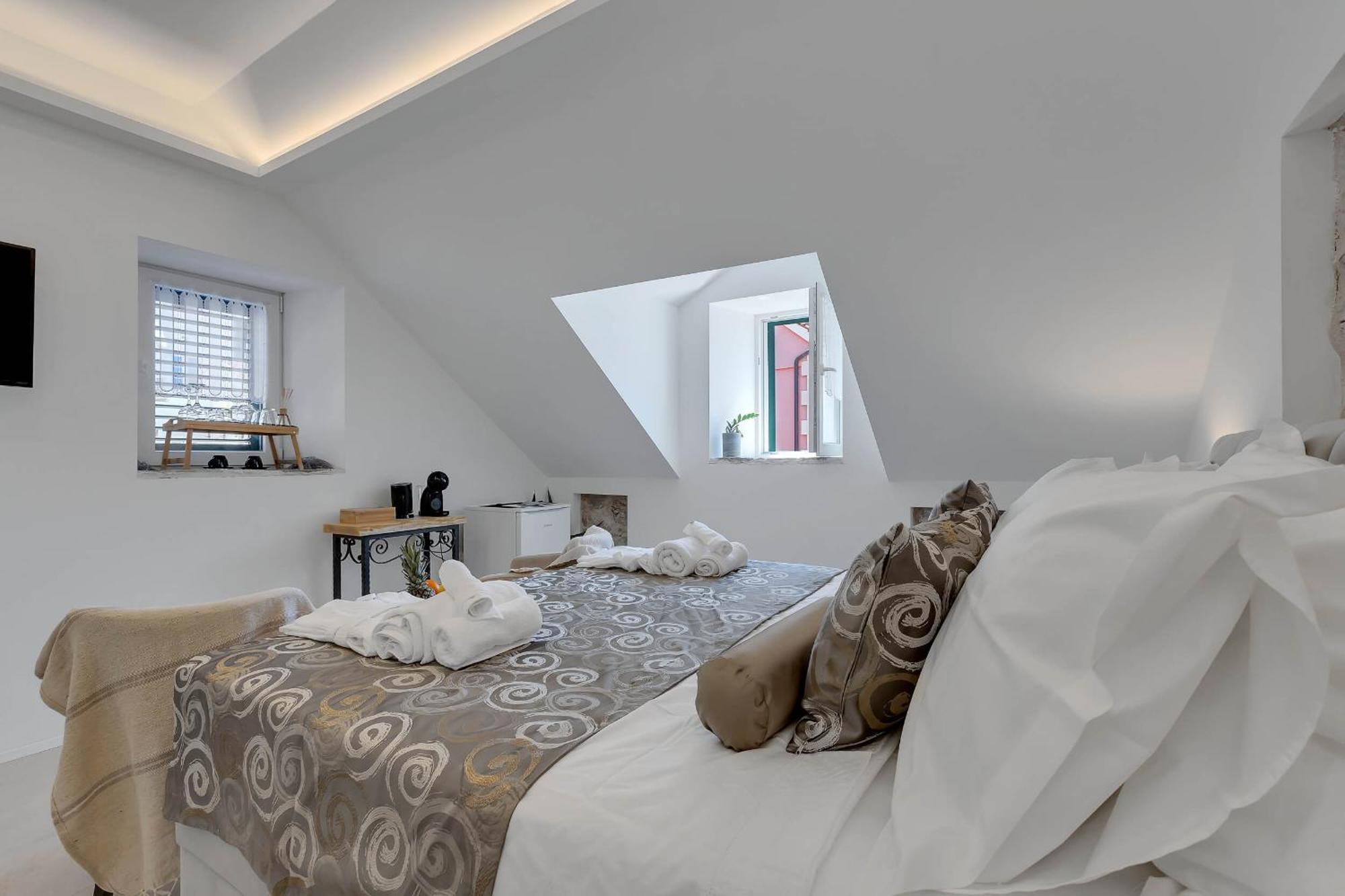 Luxury Rooms Palace B&B Макарска Экстерьер фото